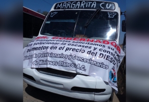Con protesta silenciosa, transportistas piden al gobernador intervenga ante escasez y carest&iacute;a del diesel
