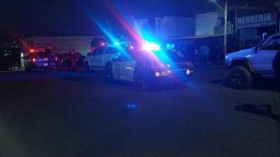 Un hombre muerto y otro lesionado dejan hombres armados en un taller mec&aacute;nico en la colonia Huizaches