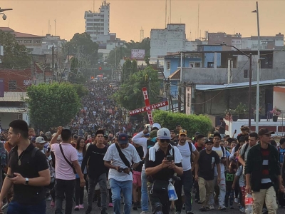 &lsquo;Viacrucis del migrante&rsquo; sale de Tapachula con rumbo a la Ciudad de M&eacute;xico