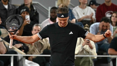 Alem&aacute;n Alexander Zverev blinda su cabeza en Par&iacute;s al avanzar a semifinales de Roland Garros