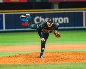 Con blanqueada Tomateros asegur&oacute; la serie ante Guasave