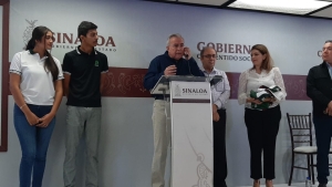 Que no salgan a defender la corrupci&oacute;n, llama Rocha Moya a universitarios