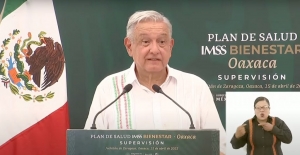 AMLO planea contratar a 10 mil m&eacute;dicos jubilados para estar &lsquo;mejor que en Dinamarca&rsquo;
