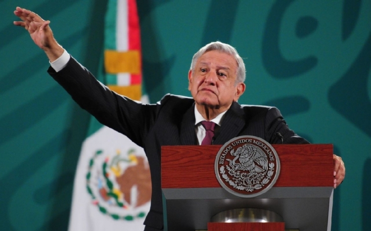 Aunque est&eacute; parado el avi&oacute;n presidencial, se ahorran millones: AMLO
