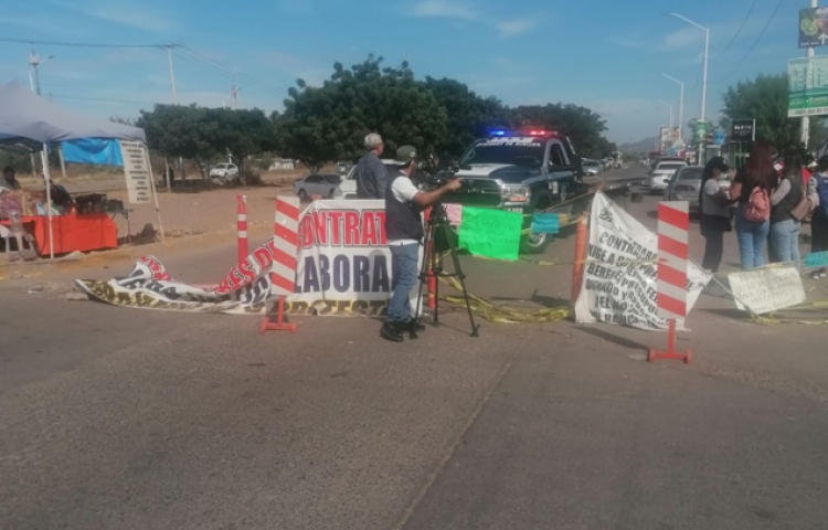 Personal del sector Salud levantan plant&oacute;n y liberan bulevar Espinoza de los Monteros