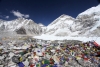 Hallan micropl&aacute;sticos en cima del Everest