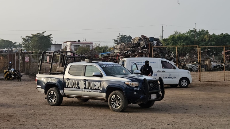 RESUMEN: 4 personas asesinadas, 3 'levantadas' y 7 autos robados en Sinaloa