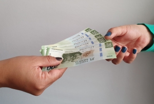 Gobierno busca alza de 18% m&aacute;s al salario m&iacute;nimo hacia final del sexenio