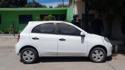 Estatales hallan vehículo con reporte de robo durante recorridos de seguridad, en Culiacán