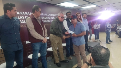Dispersa Rocha 25 mdp en apoyo extraordinario a 176 cooperativas pesqueras