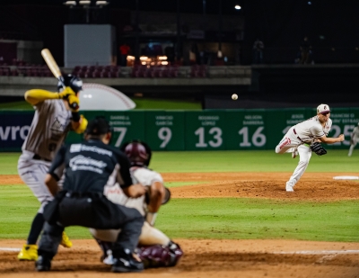 Tomateros le pega a Sultanes y extiende racha a cinco victorias