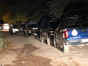 Abandonan en camioneta de lujo a un joven asesinado a balazos, en Culiac&aacute;n