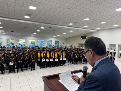 Con el Rector Jesús Madueña como testigo de honor, se gradúan más de 200 alumnos de la Facultad de Ingeniería Mochis