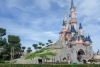 Disneyland Par&iacute;s se convierte en centro de vacunaci&oacute;n masiva