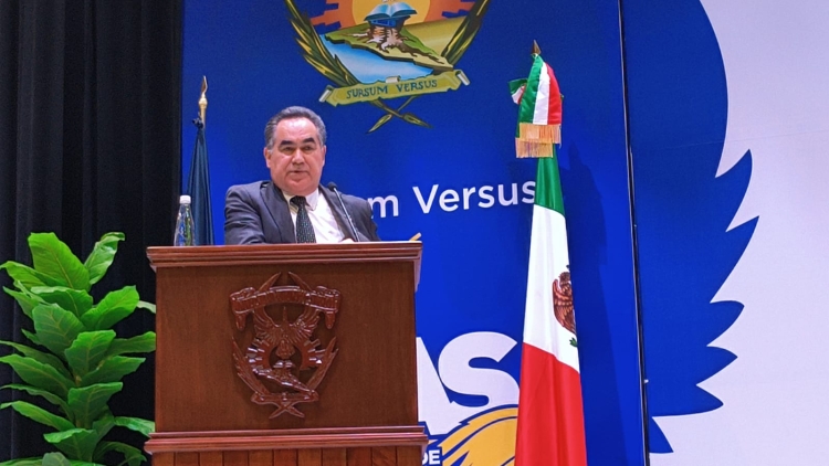 Solicitar&aacute; Jes&uacute;s Madue&ntilde;a al Consejo Universitario contender por el cargo de Rector