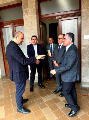 En reuni&oacute;n, la SEP y el Rector Jes&uacute;s Madue&ntilde;a acuerdan estrategias de soluci&oacute;n para la problem&aacute;tica de la UAS
