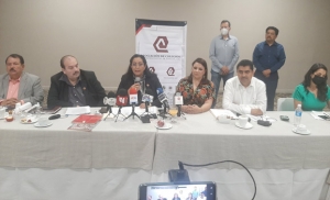 Certificaci&oacute;n de los profesionistas debe ser obligatoria
