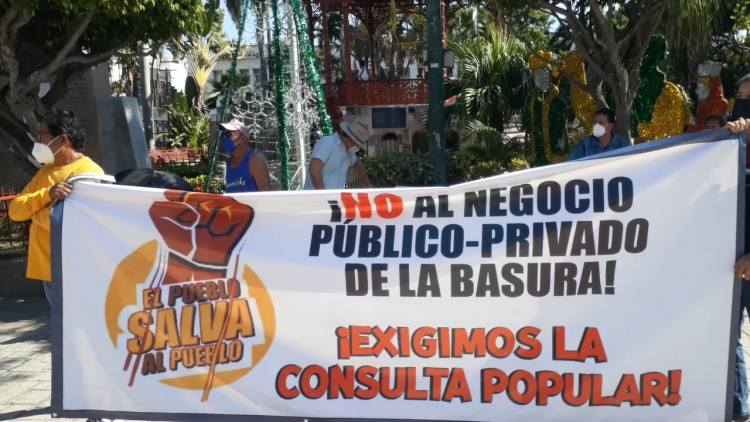 Ciudadanos protestan y señalan no a la privatización a la basura