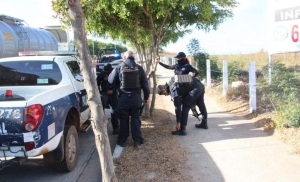 Enfrentamiento entre policías y civiles al norte de Mazatlán; hay dos detenidos
