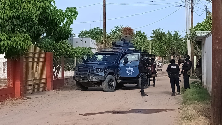 Enfrentamiento a balazos entre polic&iacute;as estatales y civiles deja 3 abatidos en Yebavito, en Navolato