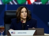 Decenas de migrantes quedan varados frente a casa de Kamala Harris, en Washington