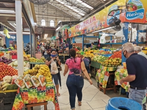 Dif&iacute;cil panorama para los locatarios del Mercado municipal