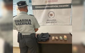 Detienen a hombre con 400 mil pesos en efectivo en el aeropuerto de M&eacute;rida