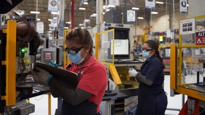 Explotaci&oacute;n, salarios bajos y p&eacute;rdida del empleo, consecuencias del Covid que carga la 'nueva normalidad'