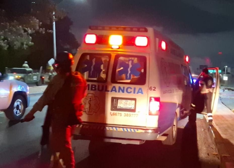 Policía Estatal resultó herido al dispararse el arma en una operación