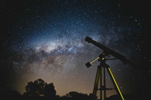 &iexcl;An&oacute;talo! No te puedes perder los pr&oacute;ximos eventos astron&oacute;micos, como un eclipse lunar total y lluvias de estrellas