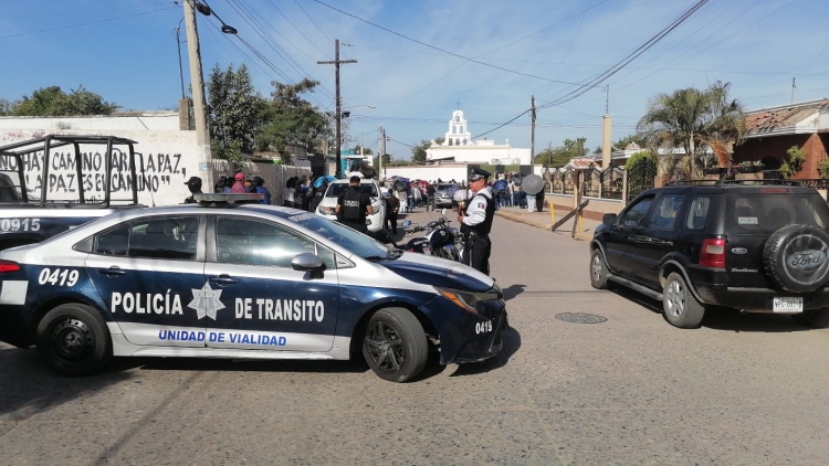 Los m&oacute;dulos de auxilio vial contin&uacute;an brindando apoyo oportuno a quienes regresan a casa