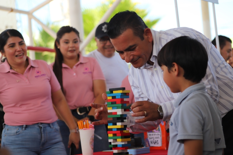 Acercan servicios de salud y atenci&oacute;n social a familias de Villa Ju&aacute;rez