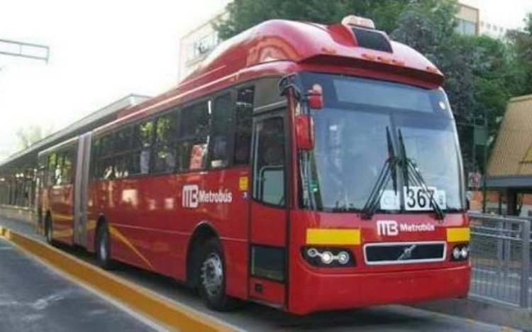 Invade Estrada Ferreiro facultades de Gobierno del Estado en el tema del metrobús: Transportistas