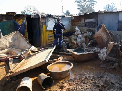 Fuga de gas provoca explosi&oacute;n en suburbio de Sud&aacute;frica y mueren 17 personas; tres son ni&ntilde;os