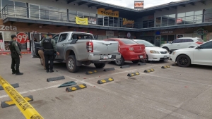 Lo 'levantan' en la entrada principal de La Conquista, en Culiac&aacute;n, en el estacionamiento de una plaza