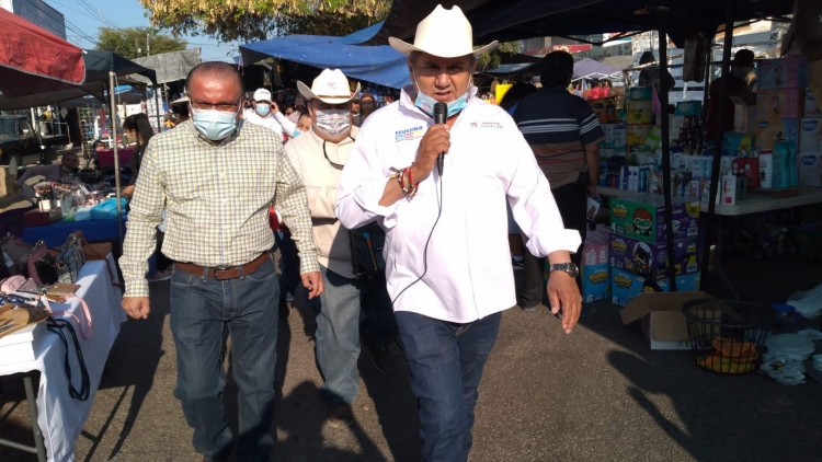 El candidato Faustino Hernández compromete en Los Huizaches reactivar el comercio de las MiPyMes