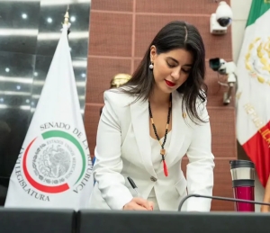 Rinde protesta Ana Francis Chiquete como Senadora