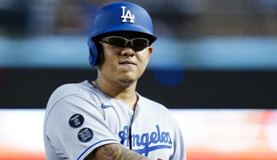 El sinaloense Julio Ur&iacute;as llega a 19 triunfos e iguala r&eacute;cord del &acute;Toro&acute; en la MLB