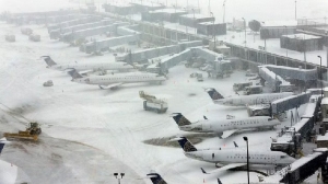 Más de 3 mil vuelos cancelados en EU por tormenta invernal