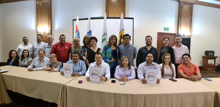 Presentan Comisión Coordinadora del Frente Cívico Nacional Capítulo Sinaloa