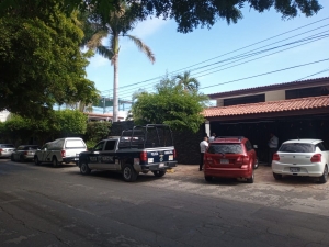 Con balazo en el pecho, hallan cad&aacute;ver en ex residencia de padre de Yolanda Andrade