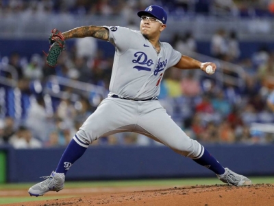 Julio Ur&iacute;as llega a 14 victorias en triunfo de Dodgers