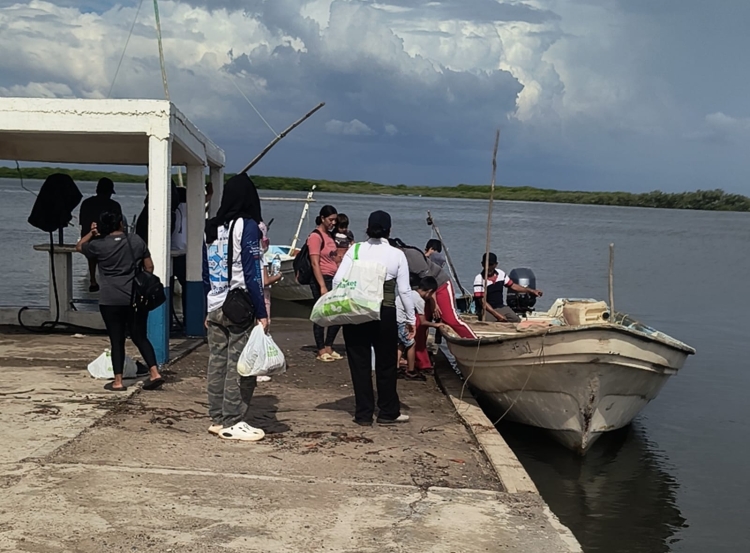 Invadidos de moscos y con miedo al dengue, as&iacute; viven en Yameto, Navolato, revel&oacute; vecina