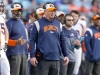 Broncos de Denver se quedan sin entrenador; Hackett es cortado