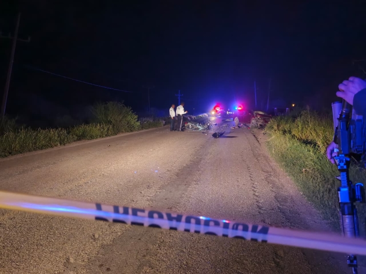 Muere trabajador agr&iacute;cola en choque entre motocicleta y autom&oacute;vil; conductor huy&oacute; del lugar