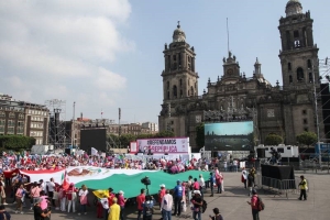 X&oacute;chitl G&aacute;lvez arenga a la Marea Rosa: &lsquo;Abriremos las puertas de Palacio Nacional&rsquo;