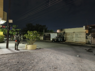 Ataques dejan casa y locales baleados, as&iacute; como veh&iacute;culos incendiados en la Industrial El Palmito en Culiac&aacute;n