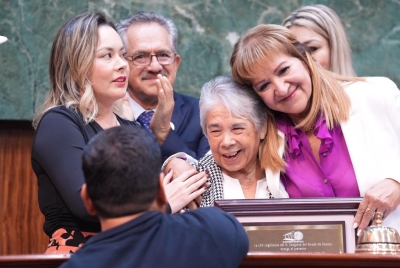Toda una vida dedicada al Congreso se despidi&oacute; hoy Marthita Arredondo de su vida laboral tras 62 a&ntilde;os de actividades