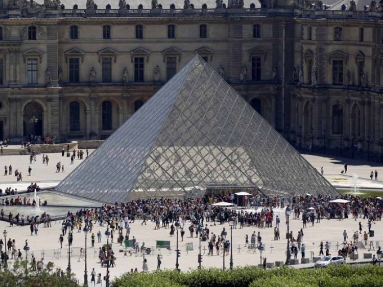 Ante coronavirus, cierran el museo de Louvre