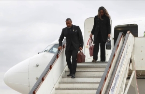Confirman muerte del vicepresidente de Malaui, África, y otros 9 tripulantes tras accidente aéreo